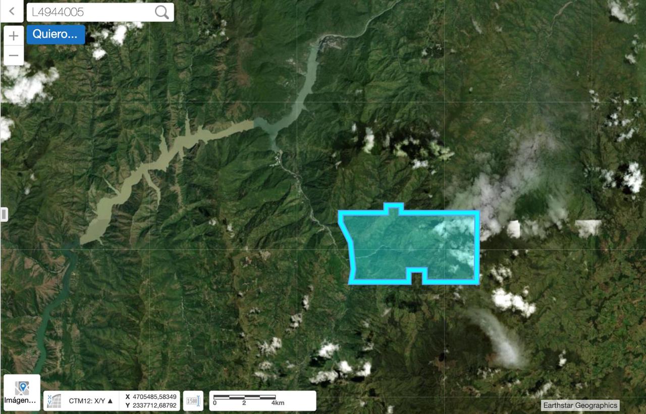 Satellite view of the L4944005 concession outline in northern Antioquia
